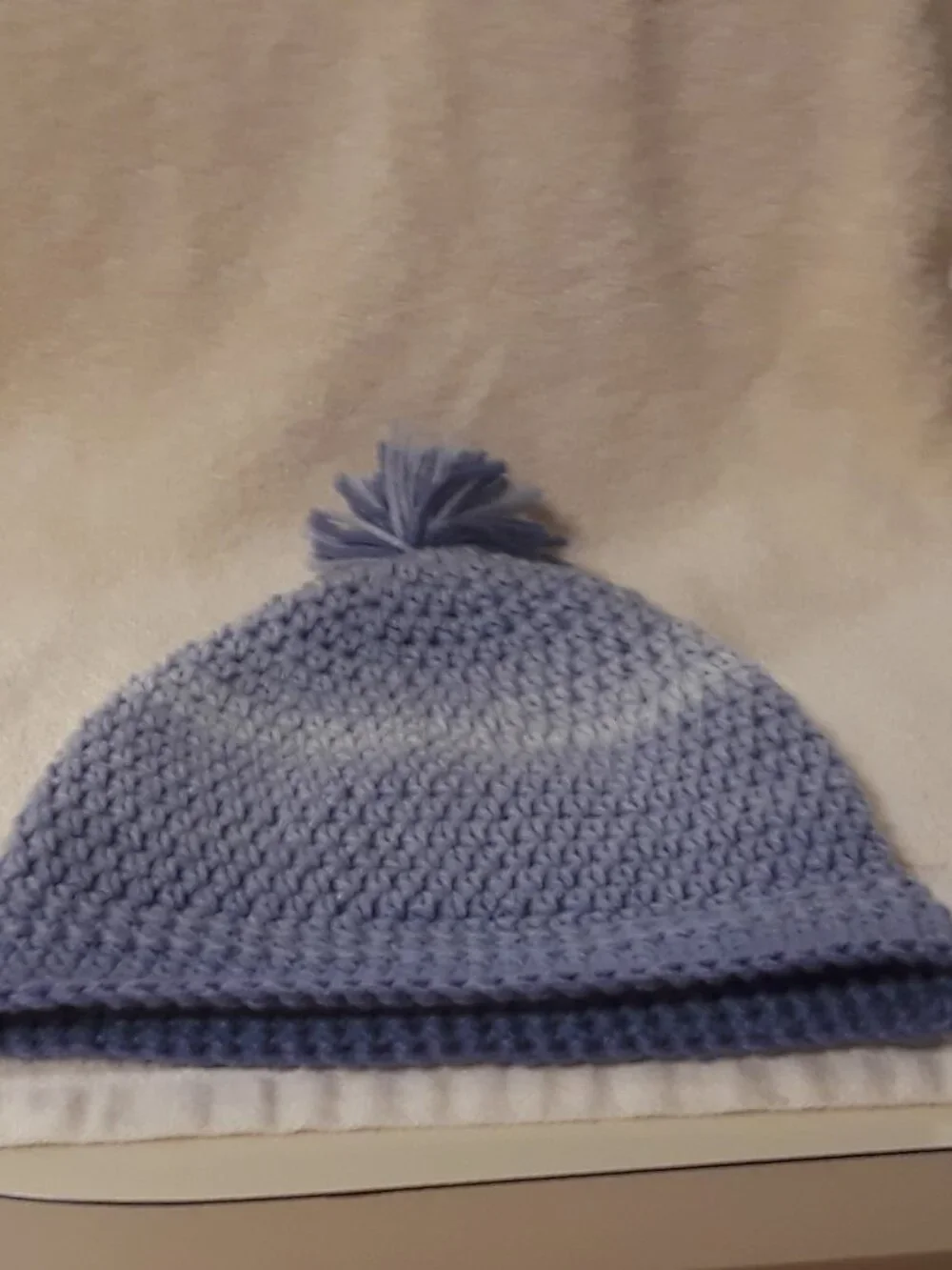 Winter hat beanie crochet YOUTH blue & white hombre-like pattern with tassel EUC